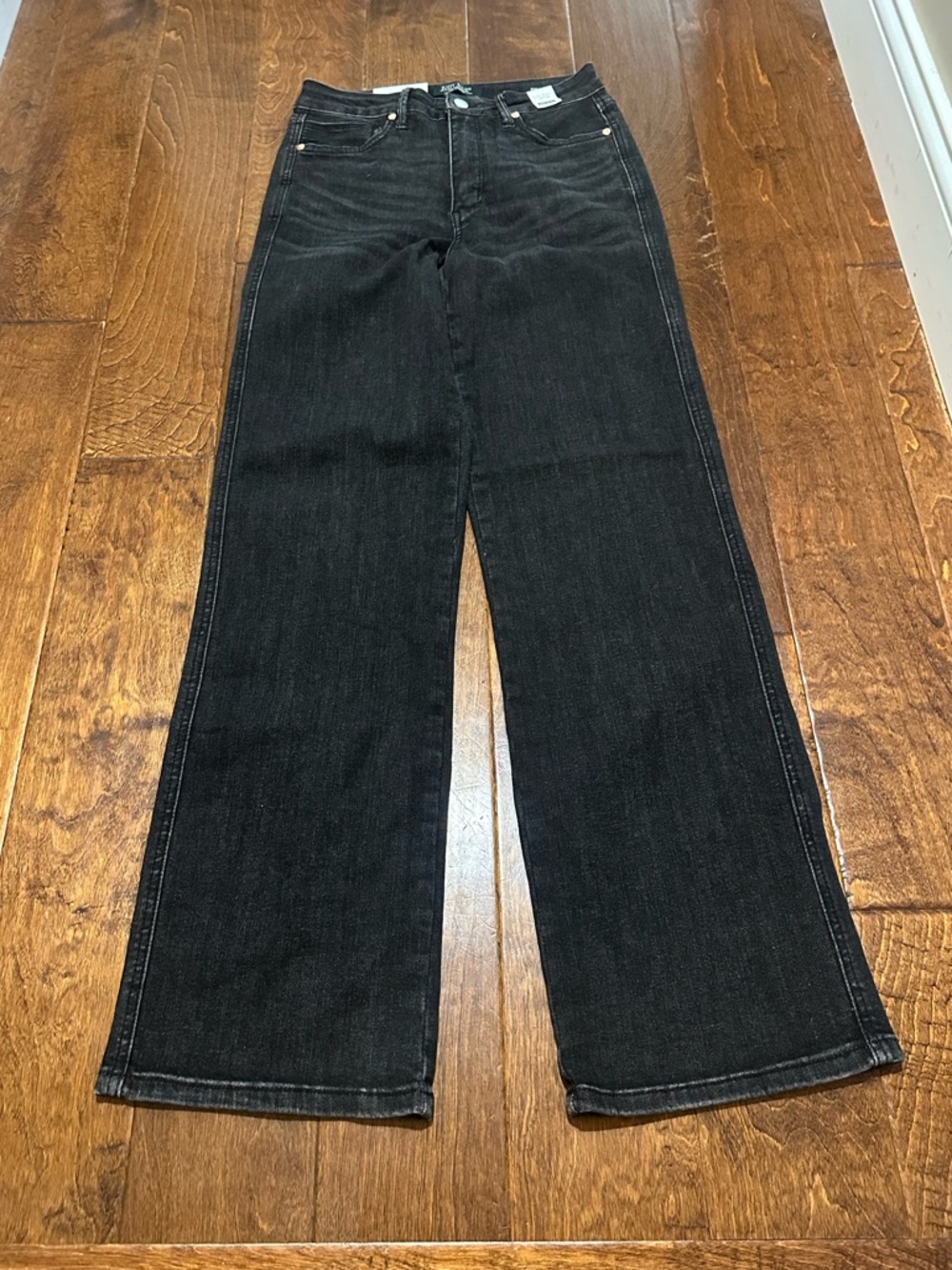 Judy Blue High waisted straight leg jeans - Picture 2 of 11